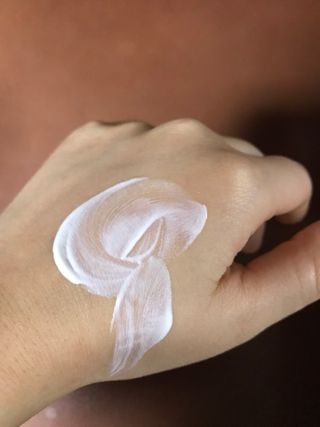바노바기 코스메틱 바노바기 밀크씨슬 리페어 시카 선스크린 플러스 50ml — 5점을 준 리뷰어가 2023년 3월 올린 사용 사진