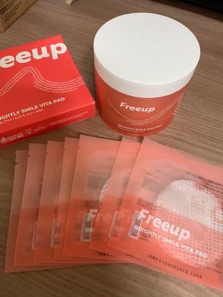 프리업 브라이틀리 스마일 비타 본품 + 휴대용키트 — 5점을 준 리뷰어가 2023년 6월 올린 사용 사진