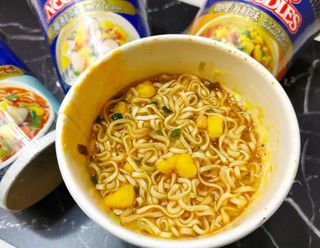 NISSIN 닛신 컵누들  4종 - 씨푸드오리지날, 씨푸드 스파이시, 씨푸드 커리, 씨푸드 XO소스 — 5점을 준 리뷰어가 2022년 3월 올린 사용 사진