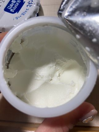 매일바이오 그릭요거트 오리지널 플레인 4개, 로스터리 커피믹스 4개 — 5점을 준 리뷰어가 2021년 12월 올린 사용 사진