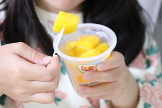 돌 MF[Dole] 파인애플컵/망고컵/복숭아컵 198g 6입X1박스 (맛 1가지 랜덤 발송) — 5점을 준 리뷰어가 2024년 5월 올린 사용 사진