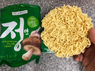 [풀무원] 자연은맛있다 정면, 백면, 홍면  세트 — 5점을 준 리뷰어가 2021년 4월 올린 사용 사진