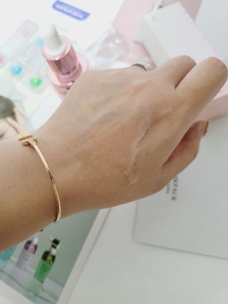 나우 [리브엠] 123억개 엑소좀으로 채운 눈부신 광채, 엑소코어 화이트닝 텐션 앰플 — 5점을 준 리뷰어가 2023년 8월 올린 사용 사진