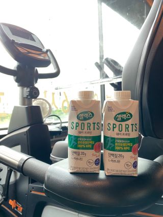 셀렉스스포츠 셀렉스 스포츠 웨이 프로틴 복숭아_ 330ml x 12팩 — 5점을 준 리뷰어가 2021년 10월 올린 사용 사진