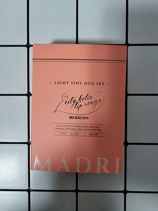 [멀블리스데일리] 멀블리스 시티홀릭 라이트 틴트 듀오세트 3color 중 1종 랜덤발송 — 5점을 준 리뷰어가 2022년 12월 올린 사용 사진