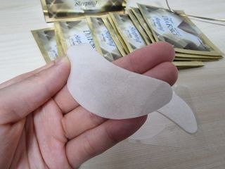 건강누리인터내셔날 레아라 다이아포스 슬리핑 아이패치 골드 & 물광 아이패치 [14회분/총 28매] — 5점을 준 리뷰어가 2022년 7월 올린 사용 사진