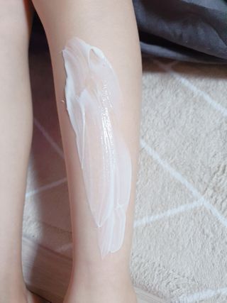mom e 맘이 내추럴 베이비 케어 샴푸앤바스+로션 — 4.5점을 준 리뷰어가 2021년 1월 올린 사용 사진