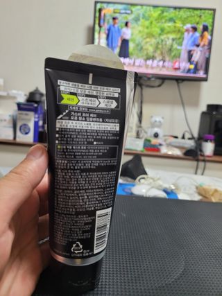 [갸스비] 지성 남성을 위한 포어케어 클렌징폼 — 5점을 준 리뷰어가 2021년 10월 올린 사용 사진
