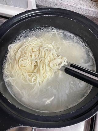 [한면원] 비빔국수 2인분 — 5점을 준 리뷰어가 2022년 8월 올린 사용 사진