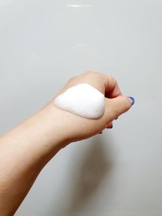 아미퓨어 [라이브] 피부장벽 강화를 위한 머랭 버블 클렌저 천연계면활성제로 온가족 사용가능 — 5점을 준 리뷰어가 2021년 7월 올린 사용 사진