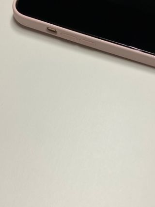 아클리브 Premium 항균 항바이러스 액정 보호필름(iPhone) — 5점을 준 리뷰어가 2022년 2월 올린 사용 사진