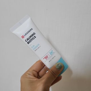 리더스코스메틱 리더스 카밍 바이오틱스 선 에센스 SPF 50+ PA++++ — 5점을 준 리뷰어가 2022년 7월 올린 사용 사진