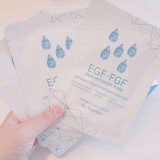 Dr.느루벗 느루벗 EGF FGF 스킨 리커버리 마스크 10장 — 4.5점을 준 리뷰어가 2021년 4월 올린 사용 사진