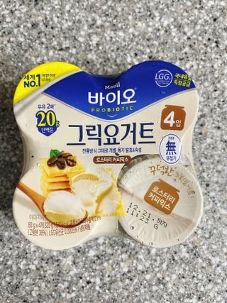 매일바이오 그릭요거트 오리지널 플레인 4개, 로스터리 커피믹스 4개 — 4점을 준 리뷰어가 2021년 12월 올린 사용 사진