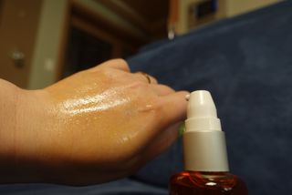 유니베르소 로즈힙 오일 15ml — 3.5점을 준 리뷰어가 2021년 4월 올린 사용 사진
