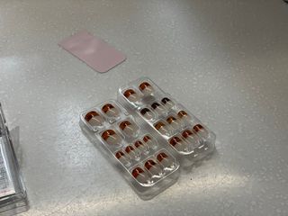 데싱디바 매직프레스 가을신상 숏 스퀘어_3종 중 택1 — 4점을 준 리뷰어가 2021년 9월 올린 사용 사진