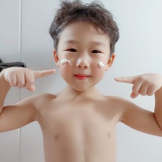 mom e 맘이 내추럴 베이비 케어 샴푸앤바스+로션 — 3점을 준 리뷰어가 2021년 1월 올린 사용 사진