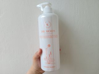 프리[닥터문] 유산균 락토케어 질경초 여성청결제 1000ml (젤타입) — 5점을 준 리뷰어가 2022년 6월 올린 사용 사진