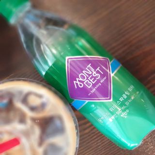 몽베스트 Montbest with Sparkling water Plain 20병 — 5점을 준 리뷰어가 2021년 11월 올린 사용 사진