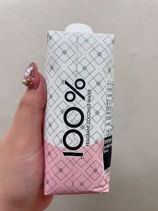 남홈 코코넛워터 주스 100퍼센트 — 5점을 준 리뷰어가 2021년 4월 올린 사용 사진