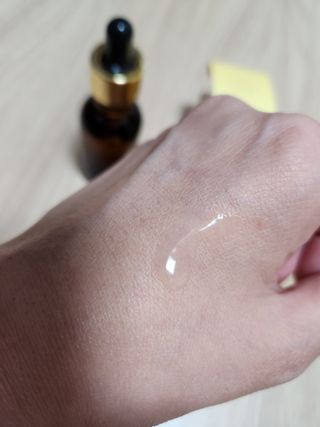 스킨큐어 산다화 비타민c 화이트닝 에센스 30ml — 4점을 준 리뷰어가 2023년 10월 올린 사용 사진