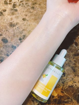 랑벨 비타 에너지 잡티 앰플 50ml 고농축 비타민, 저자극, 수분 촉촉, 미백 앰플 — 5점을 준 리뷰어가 2022년 4월 올린 사용 사진