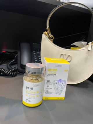 작심연구소 구취제거+충치예방+치아화이트닝 마법의 캔디 덴티팝3종(맛 랜덤 발송) — 4점을 준 리뷰어가 2022년 6월 올린 사용 사진