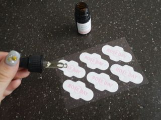 라라로즈데이 시즌2 천연 아로마오일 Y존 케어 속옷향수 이너퍼퓸 5ml  여성의 자존감을 UP시키자 — 5점을 준 리뷰어가 2021년 8월 올린 사용 사진