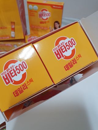 광동생활건강 [광동] 비타500데일리스틱 크리스마스 에디션 60포+20포 추가 증정&쇼핑백+스티커 gift — 5점을 준 리뷰어가 2021년 12월 올린 사용 사진