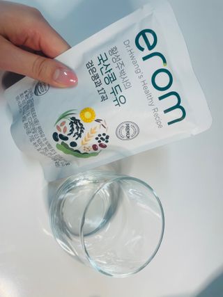 이롬 황성주 박사의 국산콩 두유 검은콩과 17곡 프리미엄 — 4점을 준 리뷰어가 2021년 5월 올린 사용 사진