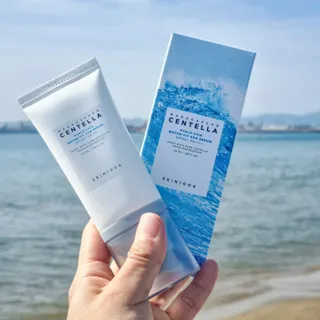 [스킨1004] 마다가스카르 센텔라 히알루-시카 워터핏 선세럼 50ml — 5점을 준 리뷰어가 2024년 5월 올린 사용 사진
