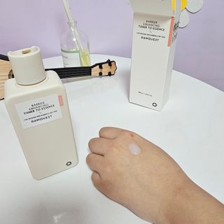 로우퀘스트 베리어 인핸싱 토너투에센스 200ml — 5점을 준 리뷰어가 2023년 11월 올린 사용 사진