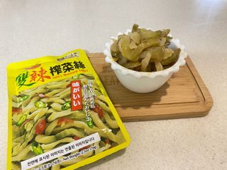 루시델리 야미하우스 홍콩 스파이시 프리미엄 짜사이 무침 500g — 3.5점을 준 리뷰어가 2024년 9월 올린 사용 사진