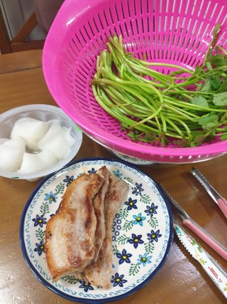 [중소기업유통센터 X 우수소상공인] 더자농 국내산 삼겹살 패키지 삼겹살 600g+목살300g+미나리500g — 5점을 준 리뷰어가 2021년 1월 올린 사용 사진