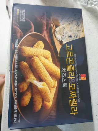 디케이식품(주) 고르곤졸라&모짜렐라 치즈스틱 400g — 4.5점을 준 리뷰어가 2023년 3월 올린 사용 사진