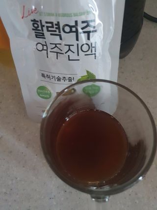 참유원 특허제조 활력 여주진액 여주즙 50포 — 5점을 준 리뷰어가 2022년 1월 올린 사용 사진