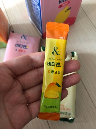 비타앤C 레몬맛, 망고맛 — 4.5점을 준 리뷰어가 2021년 4월 올린 사용 사진