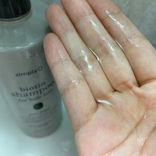 심플리오 비오틴 탈모케어 샴푸 — 5점을 준 리뷰어가 2021년 8월 올린 사용 사진