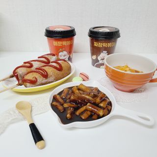 유비쿡 컵떡볶이 매운컵떡볶이2개/ 짜장컵떡볶이 2개  총 4개세트 — 4.5점을 준 리뷰어가 2021년 2월 올린 사용 사진