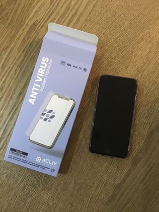 아클리브 Premium 항균 항바이러스 액정 보호필름(iPhone) — 5점을 준 리뷰어가 2022년 1월 올린 사용 사진