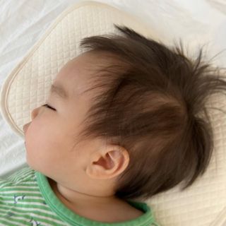 일상유희 newborn 뉴본필로우 아기두상관리베개 — 5점을 준 리뷰어가 2023년 1월 올린 사용 사진