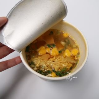 NISSIN 닛신 컵누들  4종 - 씨푸드오리지날, 씨푸드 스파이시, 씨푸드 커리, 씨푸드 XO소스 — 5점을 준 리뷰어가 2021년 11월 올린 사용 사진