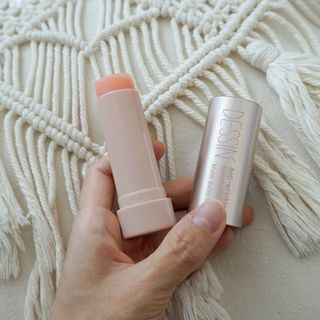바르는뷰티 데생멀티밤 식물유래성분 97 저분자콜라겐 피부수분 미백 주름개선 멀티밤스틱 — 5점을 준 리뷰어가 2021년 11월 올린 사용 사진