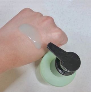 프리마인 메이크업과 들뜨는 각질까지 한방에 깐달걀로! 순하기까지한 셀베이스 그린티클렌저(200ml) — 4.5점을 준 리뷰어가 2023년 1월 올린 사용 사진