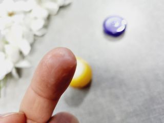 틱톡 [후르디아] 튼입술해결템 올리브영 블루베리 하이드레이팅 허니 립밤 — 5점을 준 리뷰어가 2023년 12월 올린 사용 사진
