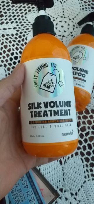 썸헤어 / SUMHAIR 썸헤어 실크 볼륨 샴푸+트리트먼트 프룻자스민티 — 3점을 준 리뷰어가 2021년 4월 올린 사용 사진
