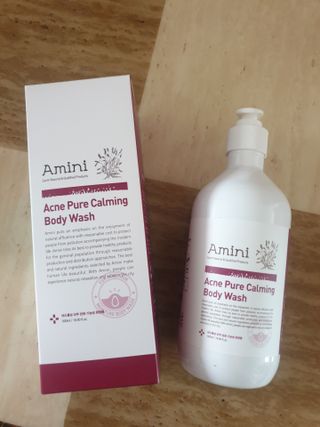 아미니 아크네 퓨어카밍 바디워시 500ml — 5점을 준 리뷰어가 2021년 7월 올린 사용 사진