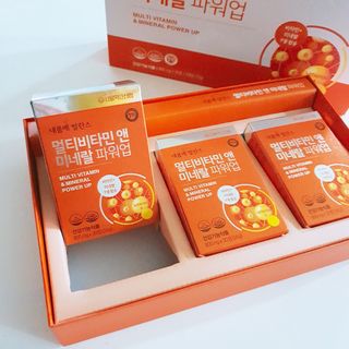 서울약사신협_내몸애발란스멀티비타민앤미네랄파워업_800mg x 90정 — 4.5점을 준 리뷰어가 2021년 3월 올린 사용 사진