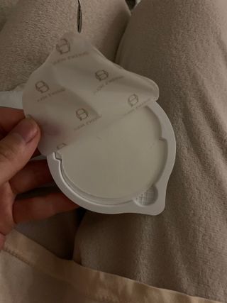 퀸즈홀릭 라이스 보내티컬 아이 마스크 퀸즈홀릭 X 레아라 다이아포스 라이스 보태니컬 링클 리프팅 아이 마스크 7매 1BOX — 5점을 준 리뷰어가 2022년 5월 올린 사용 사진