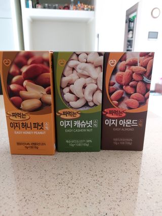 짜먹는 이지견과 짜먹는 이지아몬드, 짜먹는 이지허니피넛, 짜먹는 이지캐슈넛 각 10g X  10포 — 5점을 준 리뷰어가 2021년 1월 올린 사용 사진